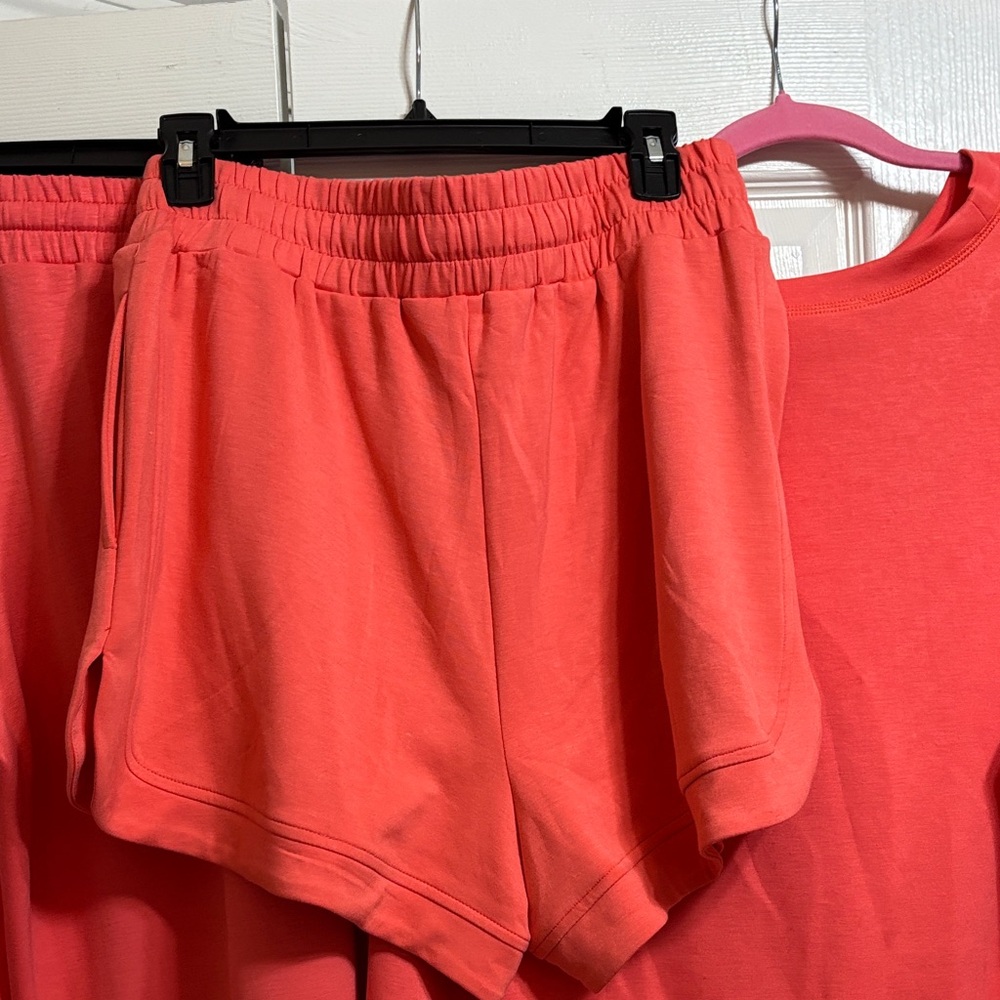 Double Zero Coral Track Pants, Shorts & Sweatshirt Set LIKE NEW WORN ONCE - Picture 12 of 14